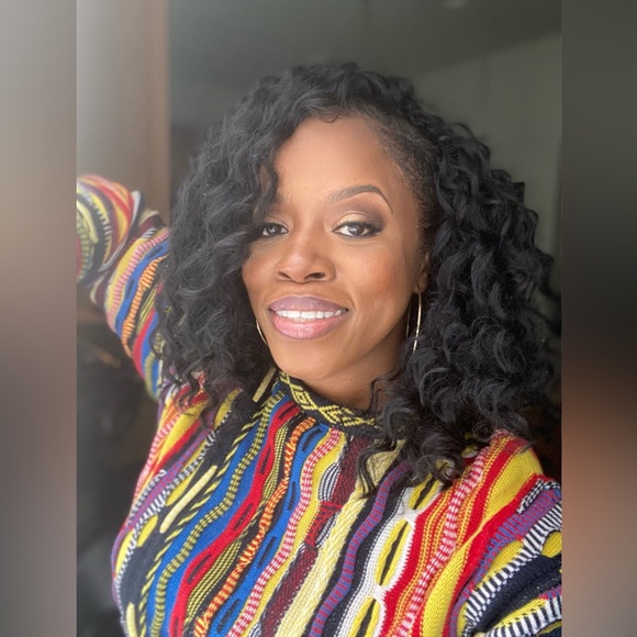 Meet your Posher, Karen - Picture 2 of 2